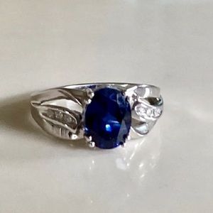 10 k White Gold Sapphire and diamond ring